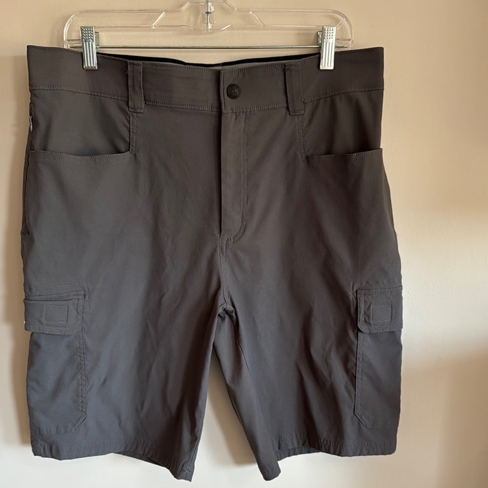 Men's Gray Orvis Cargo Shorts